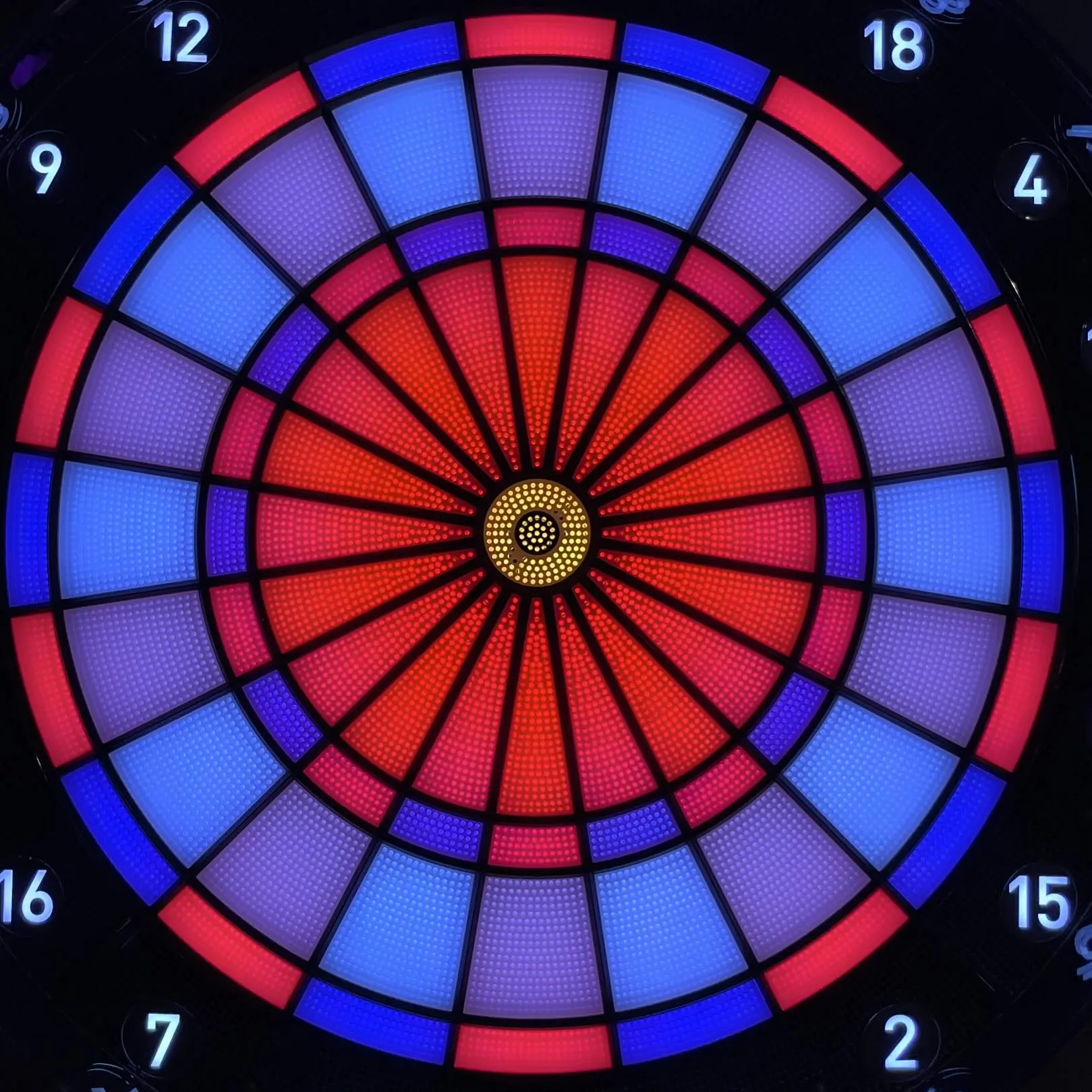 アーモンドのような香りと味わい。アマレットジンジャーでお馴染みのリキュールです。雨の日の飲みもぜひ恵比寿のダーツバーレルムをご利用ください。